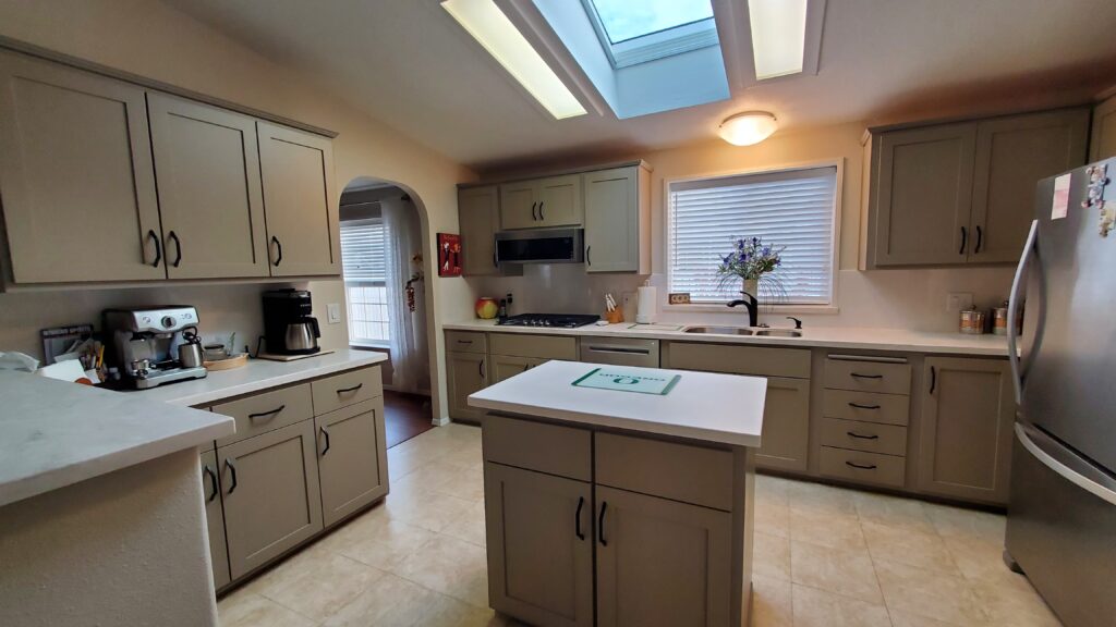 Kitchen Cabinet Painter in North Eugene