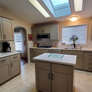 Kitchen Cabinet Painter in North Eugene